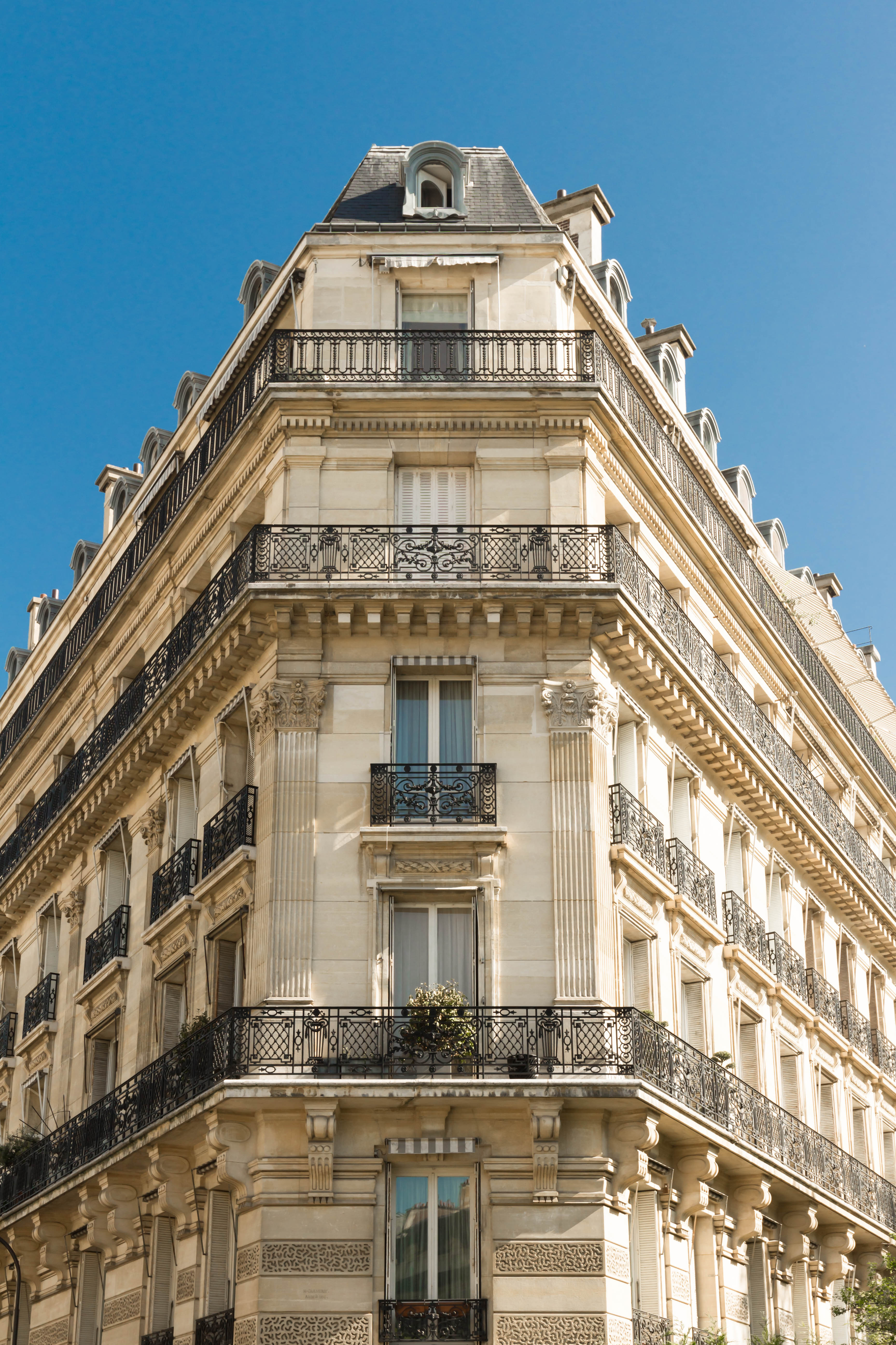 Vue aérienne d’un immeuble mixte